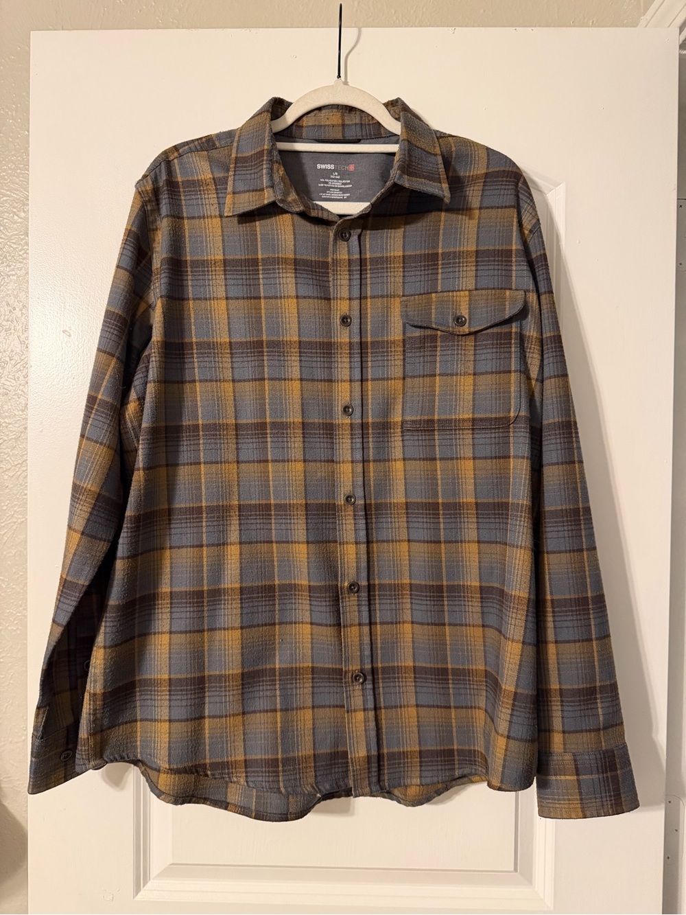 Swiss Tech Men’s Plaid Button-Down Shirt - Gray & Brown